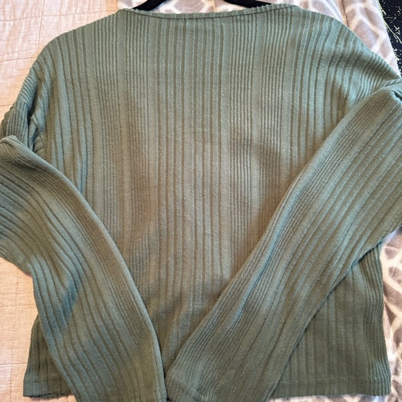 NWT Green Sweater - Picture 4 of 4